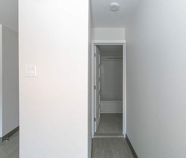 1 CH - 1 SDB - Outremont près Laurier - $1,360 /mo - Photo 3