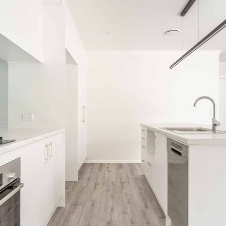 Paraparaumu - 4 Bedrooms - Photo 4