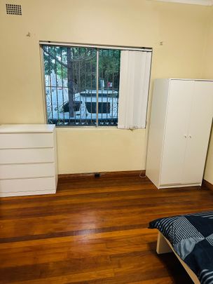 Redfern - Photo 1