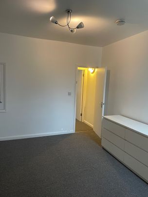 2 Bed Terraced House, Oakwood Avenue, CR4 - Photo 1