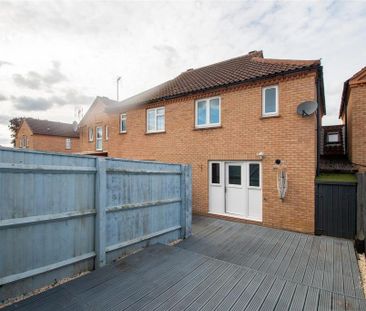 3 bedroom terraced house to rent - Photo 3