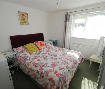 2 bedroom maisonette to rent - Photo 2