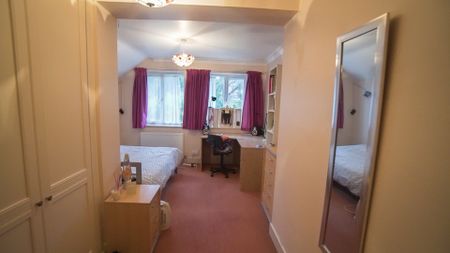 4 Bedroom House To Rent in Winton - £1,900 pcm Tenancy Info - Photo 5