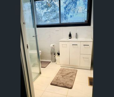 Charming Family Home in Prime Mitcham Location - Photo 6