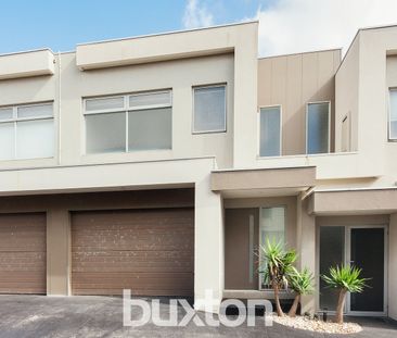 THE LIVING IS EASY: LOW MAINTENANCE MODERNITY IN BAYSIDE POSITION - Photo 6