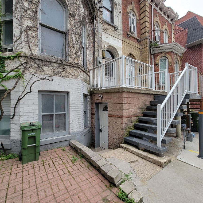 For Lease - 342 Jarvis Street Unit# 1, Toronto, Ontario - Photo 1