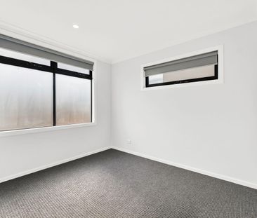 Fresh, Modern & Move-In Ready in Mickleham - Photo 4