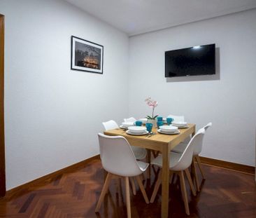 Lovely room in Menéndez Pelayo - Photo 5