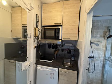 Location Appartement 1 pièce Meublé 11m² PARIS 9ème - Photo 2