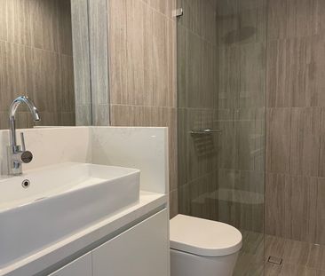 TWO BEDROOM APARTMENT IN CENTRAL LOCATION - Photo 5