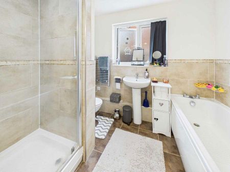 2 bedroom apartment to rent - Photo 5