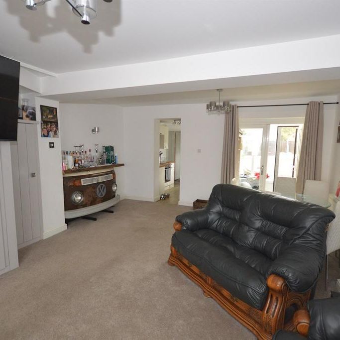 3 bedroom terraced house to rent - Photo 1