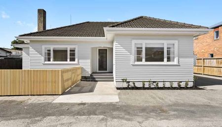 Adorable modern 3 bedroom - Photo 5