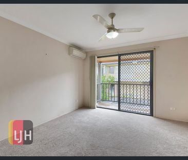 FULLY AIR CONDITIONED, 2 BEDROOM TOWNHOUSE - Photo 1