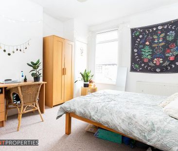 4 bedroom terraced house to rent - Photo 6