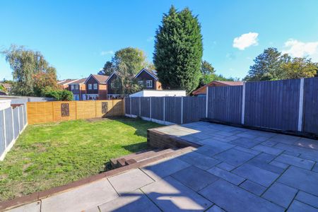 3 bedroom semi-detached house to rent - Photo 2