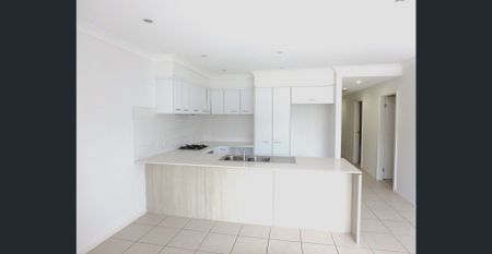 Modern 2 Bedroom Townhouse - Photo 3