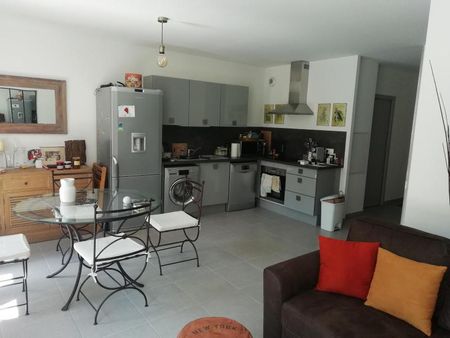 Location Appartement 4 pièces 79m² ST MAXIMIN LA STE BAUME 83470 - Photo 4