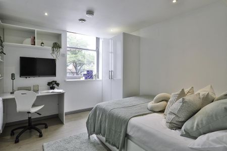 1 bedroom in a flat share to rent - Photo 3
