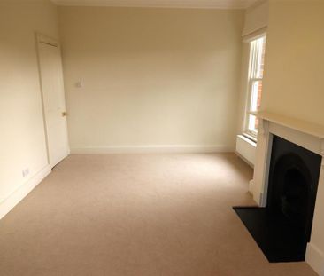 4 bedroom semi-detached house to rent - Photo 3