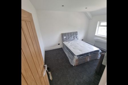 Room in a Shared House, Blacklands Road, SE6 - Photo 4