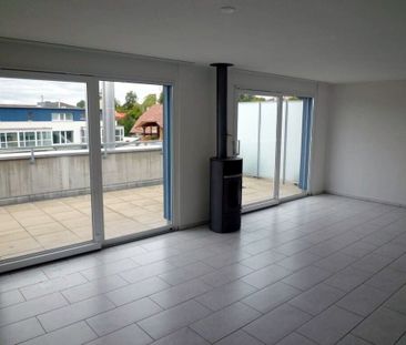 Modern 5.5-room attic apartment in Bolligen - Foto 1