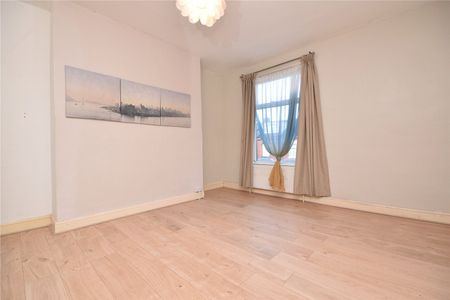 14, Cross Flatts Terrace, Leeds, West Yorkshire, LS11 7JW - Photo 3