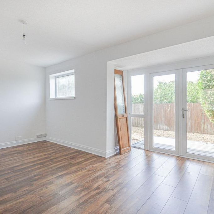 2 bedroom terraced house to rent - Photo 1