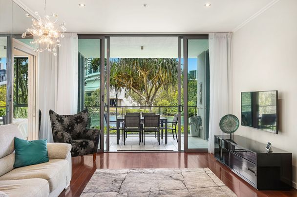 Unit 1006/33 T E Peters Drive - Photo 1