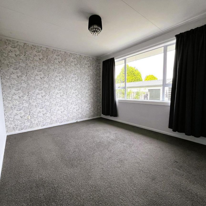 Modern Family Home - Photo 1