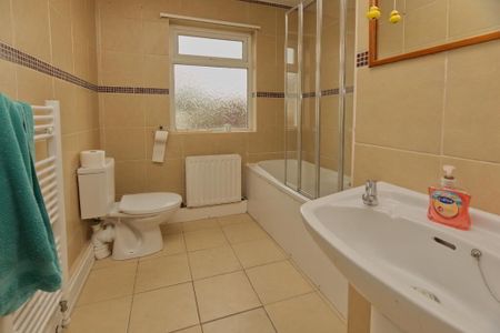 101 Belfast Road, Comber, BT23 5QP - Photo 2