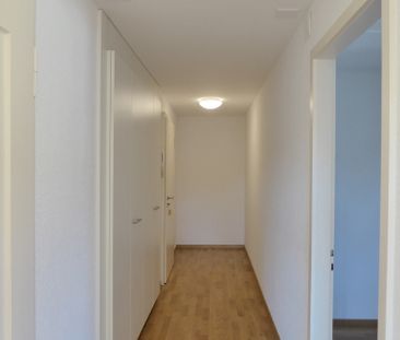 ZENTRALE WOHNUNG ZU VERMIETEN - ERSTE MONATSMIETE MIETZINSFREI - Foto 1