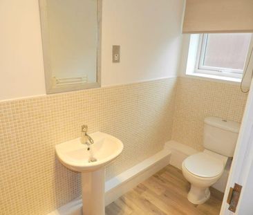 2 bedroom flat to rent - Photo 6