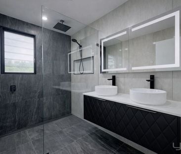 Newly renovated home on large fully fenced block - Photo 2