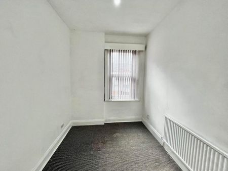 3 bedroom flat to rent - Photo 4
