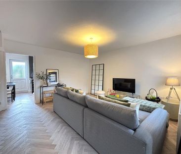 2 bedroom mews to rent - Photo 1