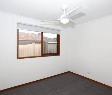 Spacious 3-Bedroom Home in Epping VIC - Photo 4