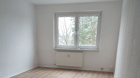 Einziehen und Wohlfühlen… Neu gefliestes Bad und Küche -3 Raumwohnung- sofort anzumieten - Foto 4