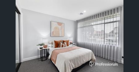 Vogue Single-Level Luxury Family Home with Designer Appeal - Photo 5