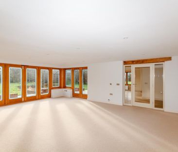 4 bedroom detached house to rent - Photo 2