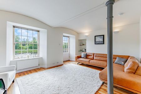 4 bedroom townhouse to rent - Photo 3