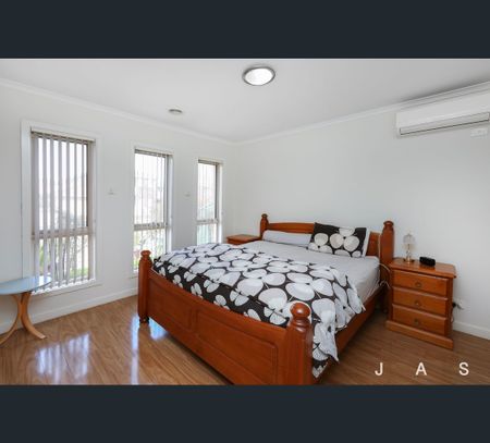 38 St Andrews Drive, Sunshine North, Vic 3020 - Photo 4