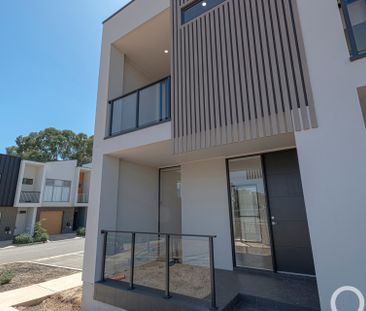 Open the Door to Top end townhouse in Tonsley - Photo 6
