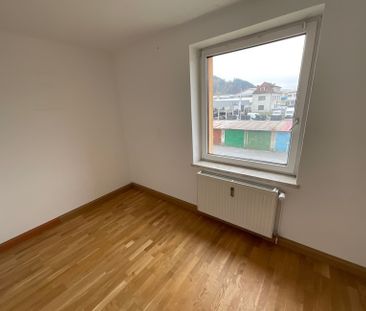 4 Zimmer Wohnung in ruhiger Lage und doch Zentral - Photo 2