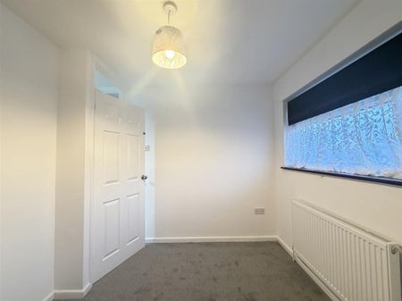 3 Bedroom House To Let - Photo 4