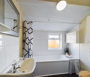 2 bedroom terraced house to rent - Photo 6