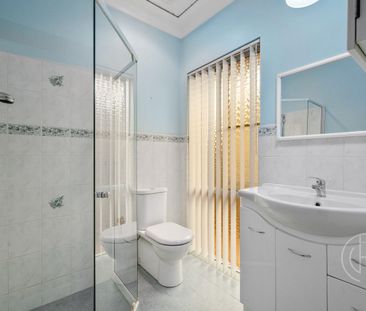 Character Home in good Location- Only Available for 6 month lease - Photo 5