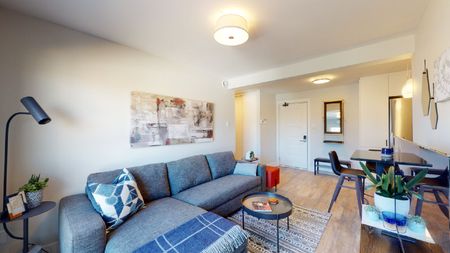 238 Carruthers Avenue - 301 - Photo 2