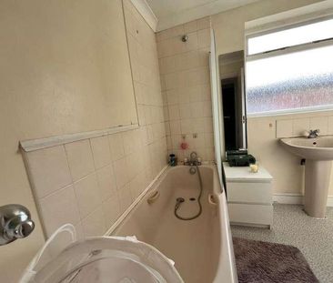 St Johns Wood High Street, St John`s Wood, NW8 - Photo 3