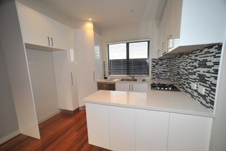 2 bedroom apartment in the heart of Camberwell - Photo 4